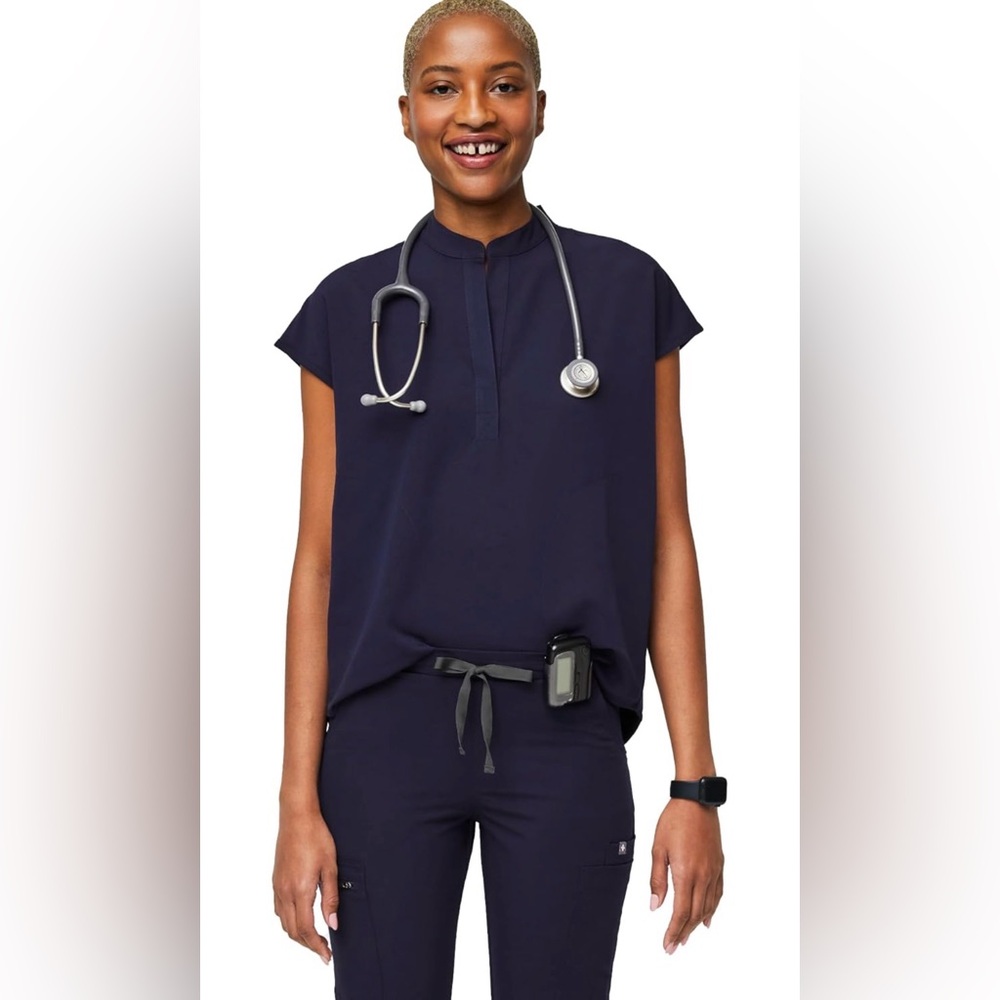 FIGS Rafaela Oversized Scrub Top for Women NWT- Navy